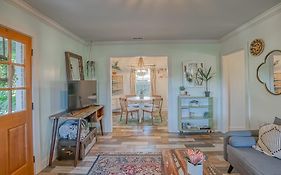Urban Nest Cottage - Book Now!